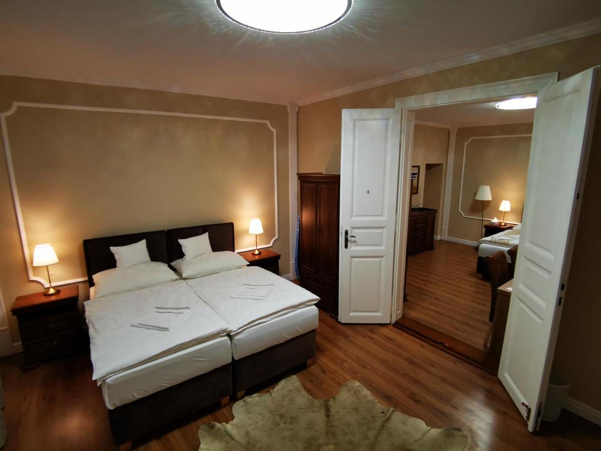 Appartement Corner House à Lučenec Extérieur photo