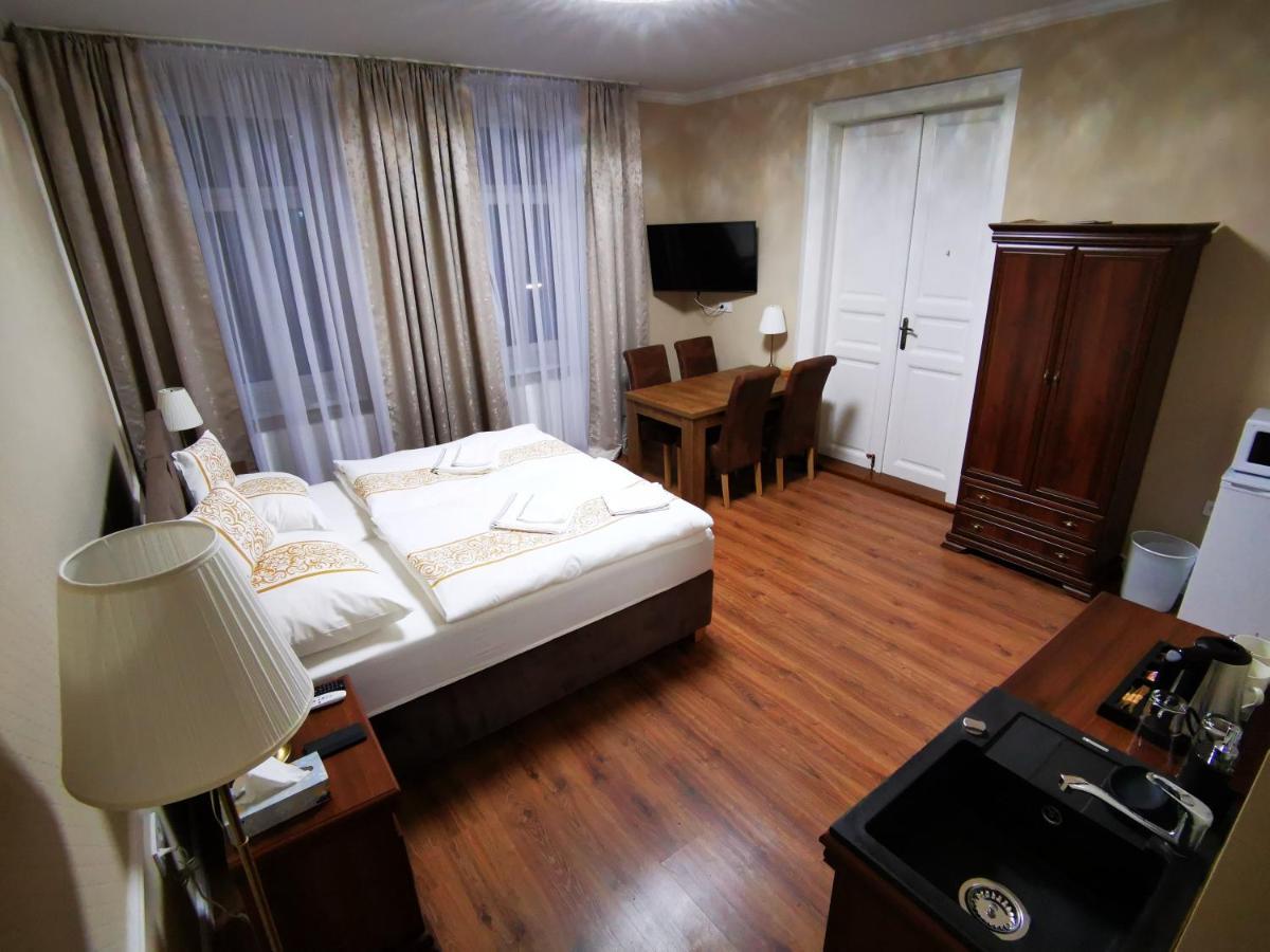 Appartement Corner House à Lučenec Extérieur photo